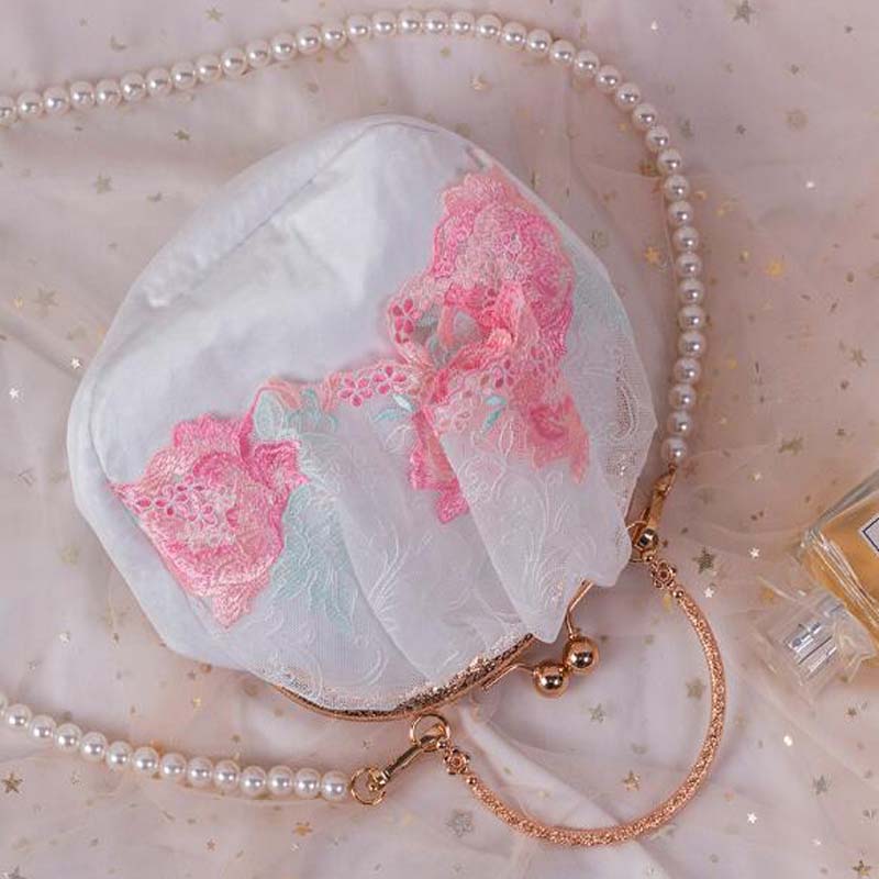 

2020 Angelatracy New Arrival Metal Frame Elegance Floral Lace Pearl Summer Lady Korean Chain Messenger Handbag Shoulder Bag, Women bag lady