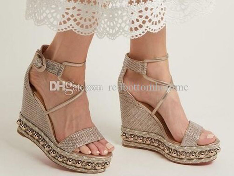 

Luxury Lady Red Bottom Shoes For Women's Chocazeppa Sandal Wedge Pearls Studs Women Ankle Strap Gladiator Sandals Party Wedding Dress