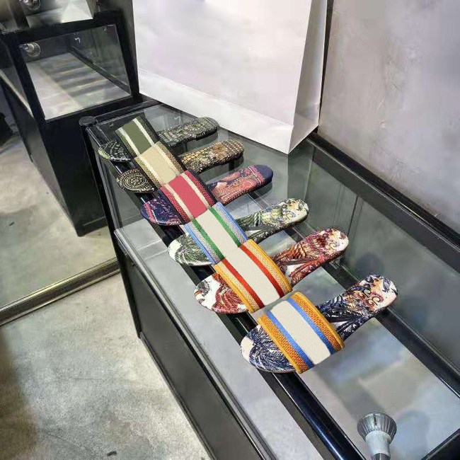 

Dazzle Flowers Women Sandals Designer Slippers Flip Flops Striped Beach Causal shoes 5CM High Heels Embroidery Sandal Floral Brocade Slipper, Red