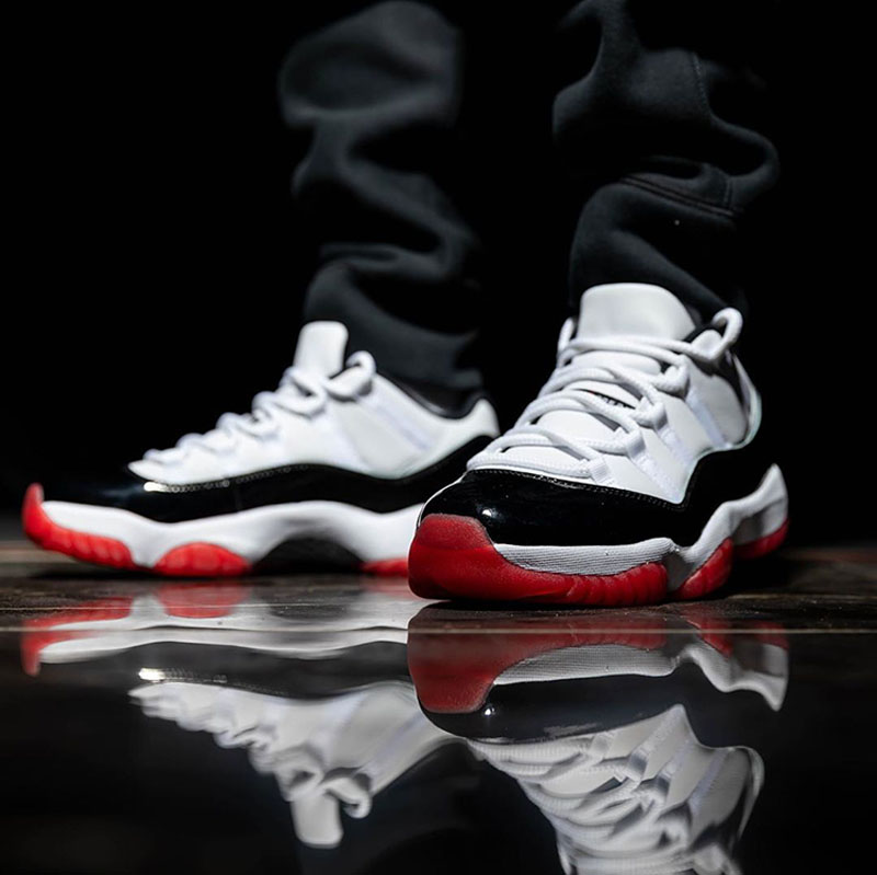 jordan retro 11 blanco con rojo