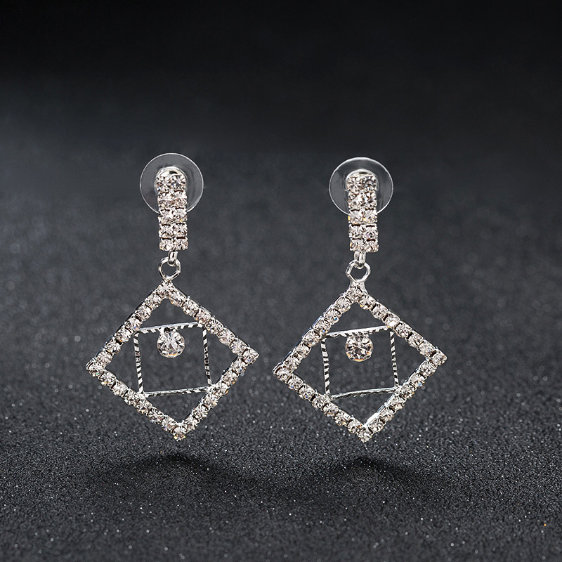 

Personality Exaggeration Luxurious Full Diamond Zircon Earrings Block Atmosphere Long A Ear Nail Eardrop Woman No Use