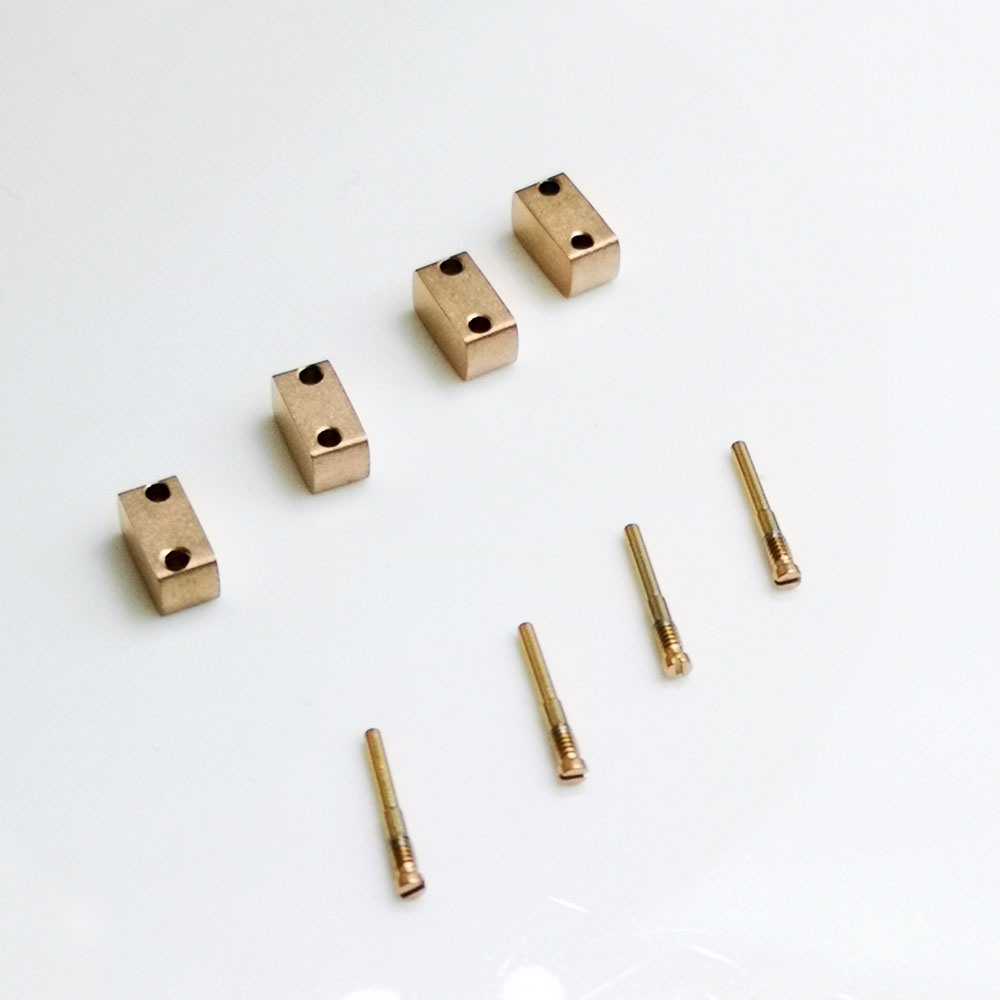 L = 15 mm 100 X Connettore ad angolo in acciaio S = 2 mm L = 4 cm