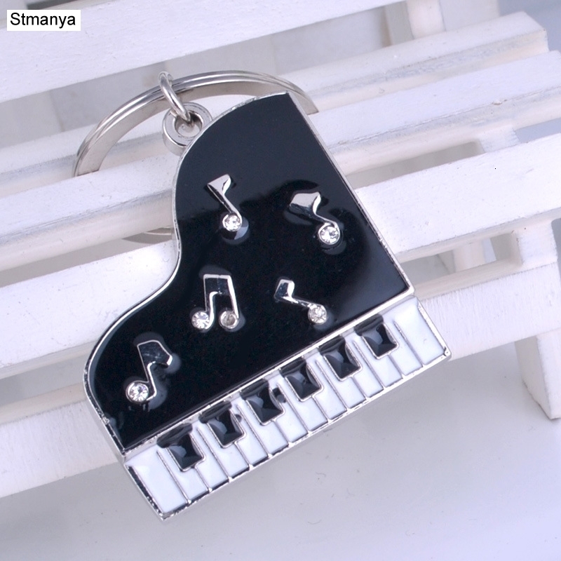 

Hot Men Popular Piano Key Chain New Metal Keychain With Crystal Business Gift Car Key Ring Party Gift Jewelry