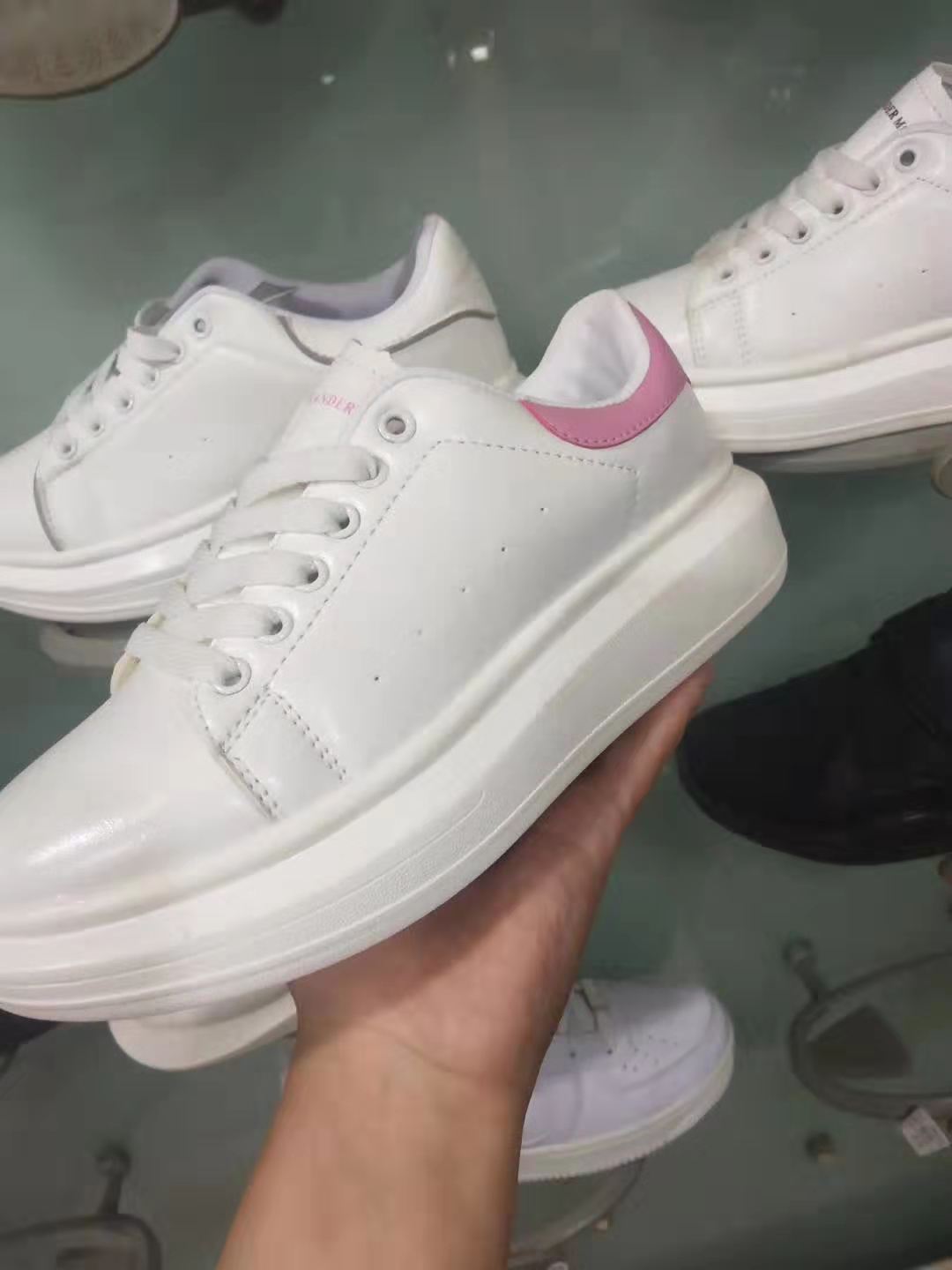 

2020 Designer Shoes trainers Reflective 3M white Leather Platform Sneakers Womens Mens Flat Casual Party Wedding Shoes Suede Sports Sneaker, Black