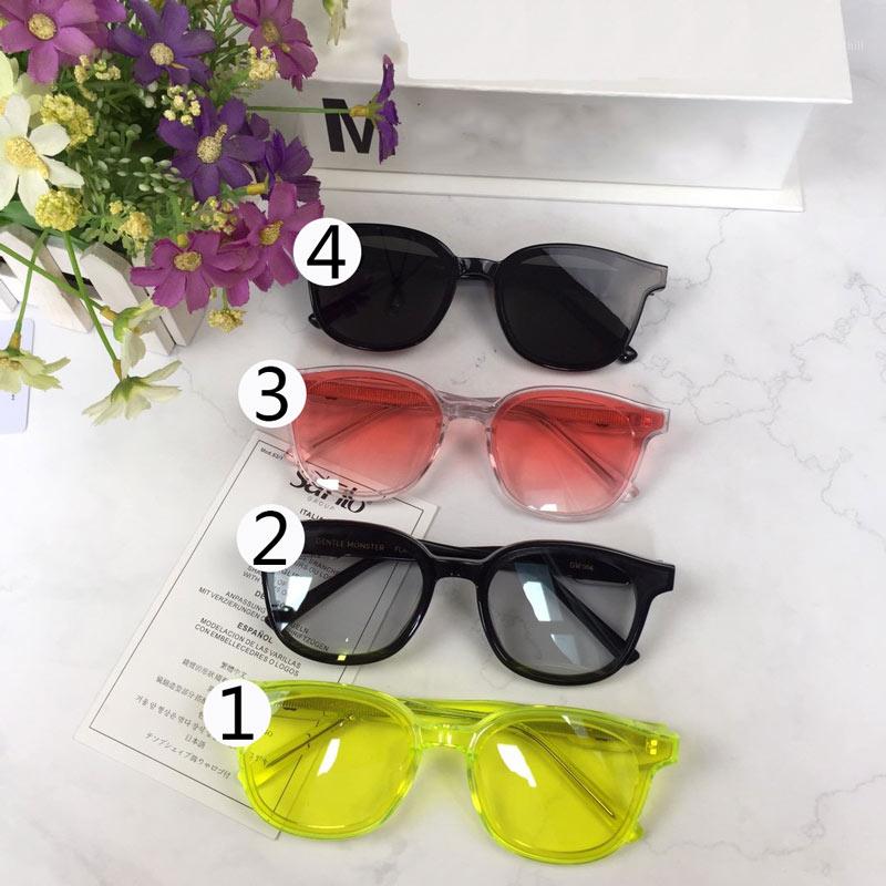 

Fashion square sunglasses Couple Models From Men Classic UV protection Round Frame Unisex Classic Transparent color1