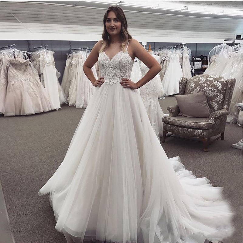 

Custom Spaghetti Lace Plus Size Wedding Dresses 2020 with Appliques Court Train Tulle Backless A Line Wedding Bridal Gowns, Red