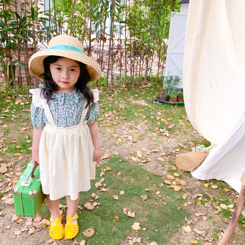 

Summer New Arrival Korean style cotton flowers all-match shirt with suspender skirt princess suit for cute sweet baby girls, Beige