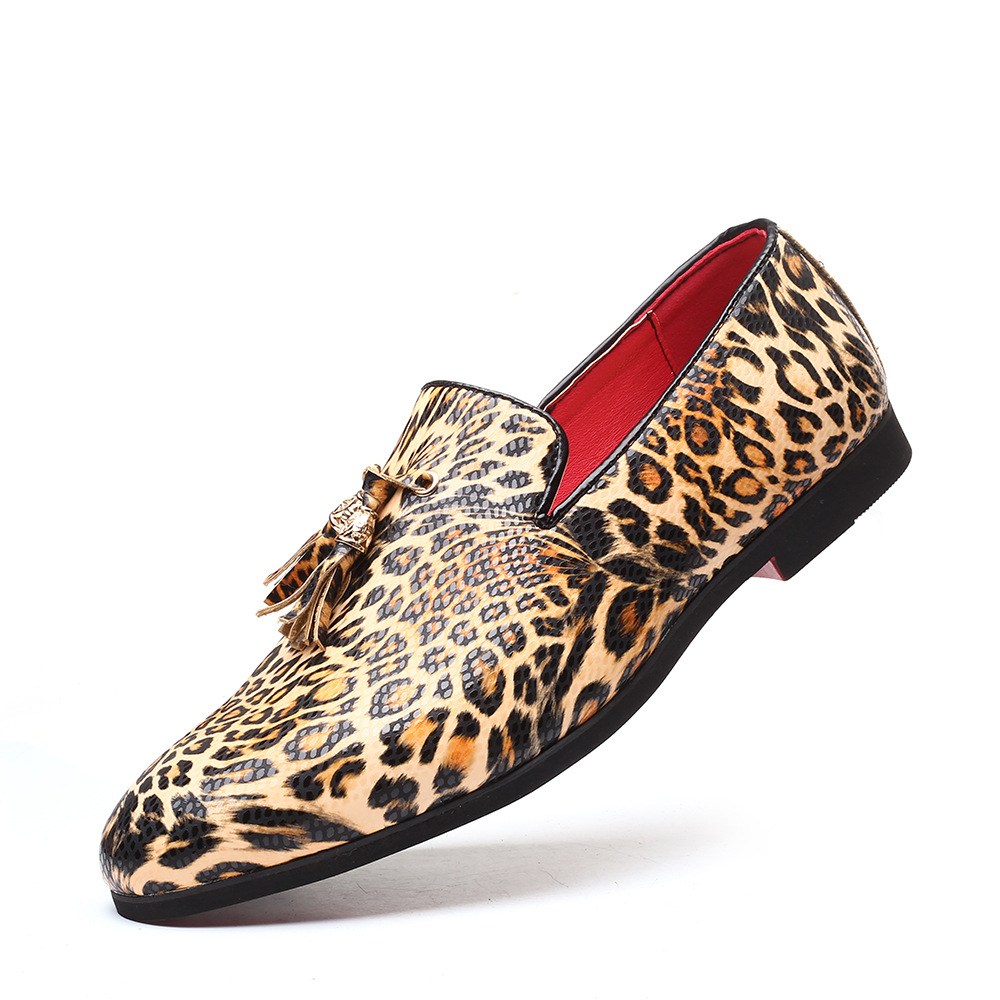 2020 chaussures léopard chaussures pour hommes énormes taille slip-on mocassins pompon chaussures talons plats formels gars Z59