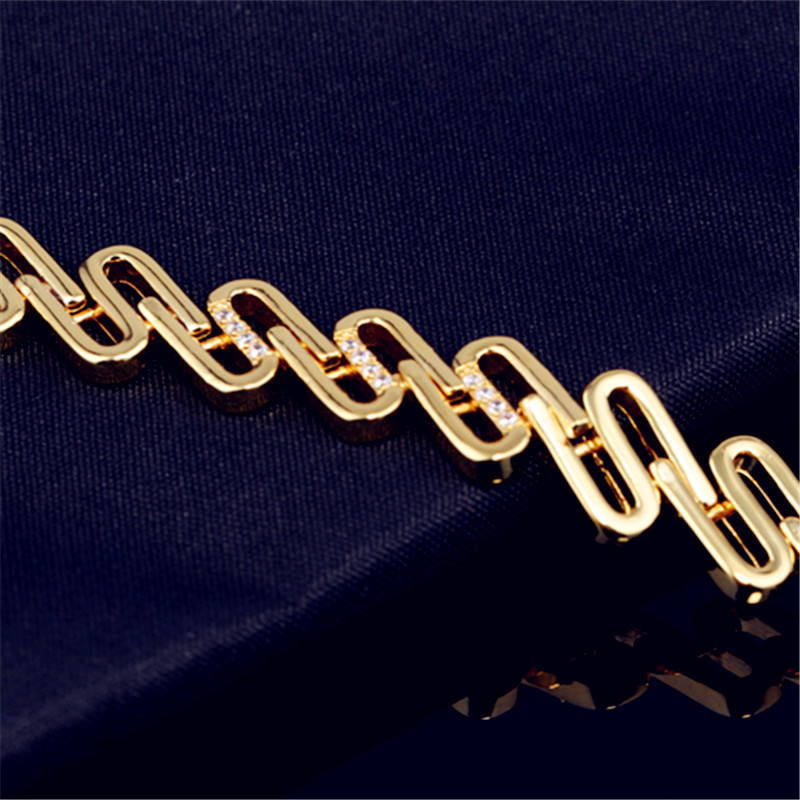 

Charm Bracelets Fashionable Gold Bracelet Domineering Fashion Zircon Men's Bent Chain