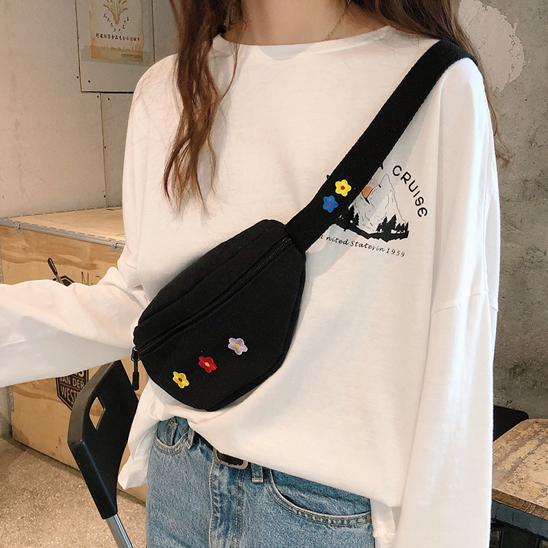 

2020 new Korean version of the chest bag women's fashion casual messenger bag cute large capacity shoulder ladies, Beige