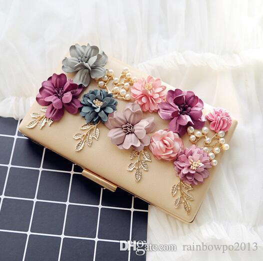 

sales brand handbag retro three-dimensional flower woman Dinner Bag Small fresh Handmade diamond woman hand bag wedding banquet clutch, White