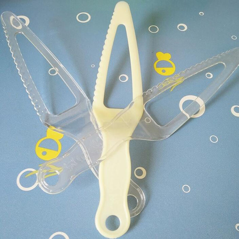 

Disposable Plastic Cake Knife Serrated Birthday Wedding Party Cake Cutter With Individual Packaging Bag QW9089
