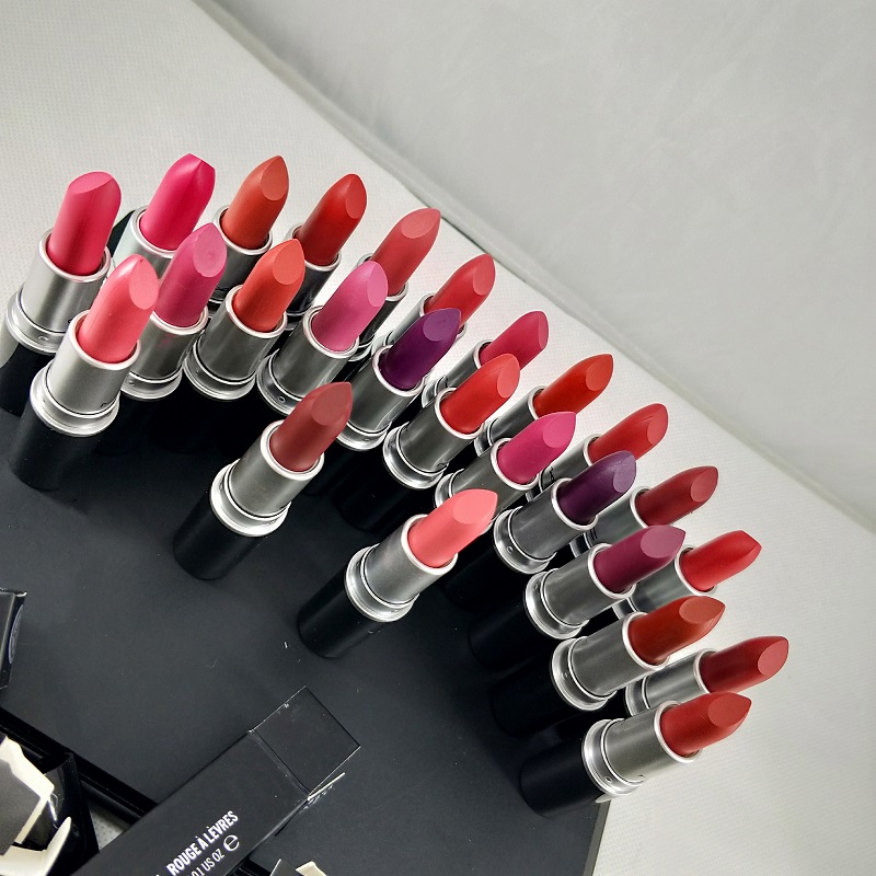 

NEW matte Lipstick M Makeup Luster Retro Lipsticks Frost Sexy Matte Lipsticks 3g 25 colors lipsticks with English Name, Customize
