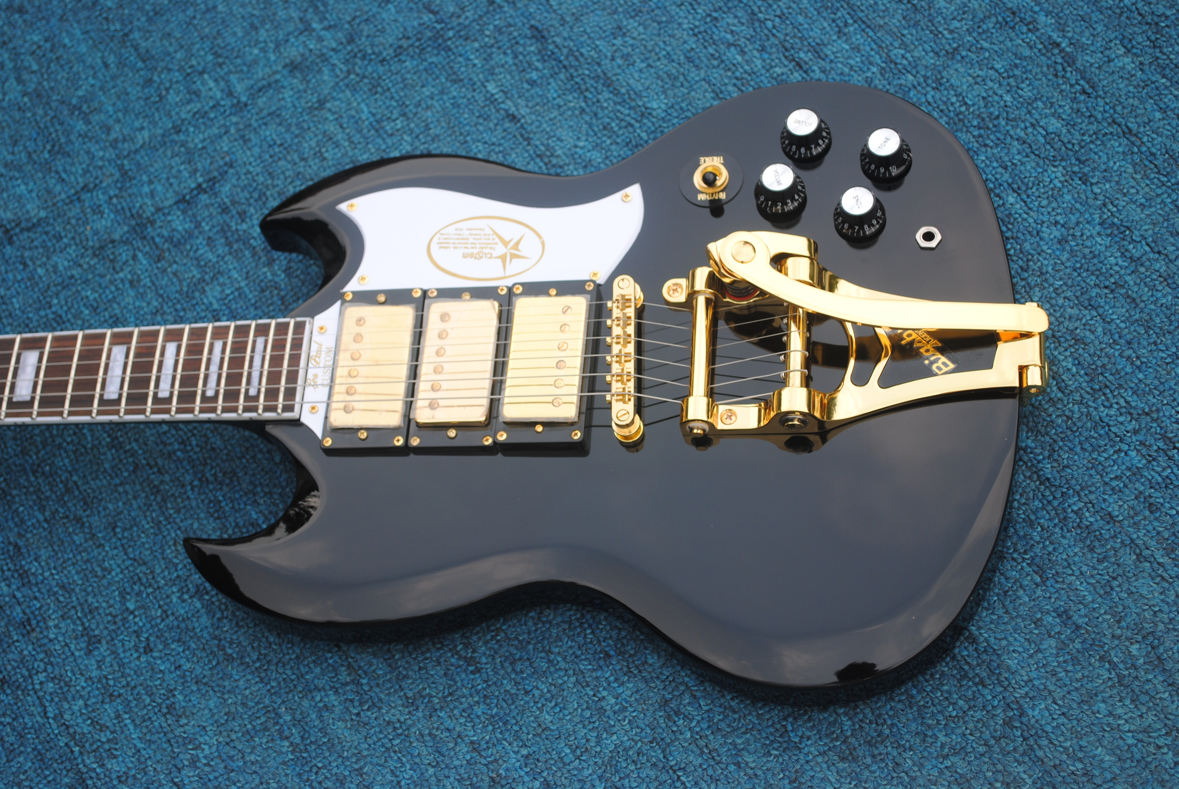 SG custom big rocker electric guitar black body three piece cartridge gold accessories white guard love