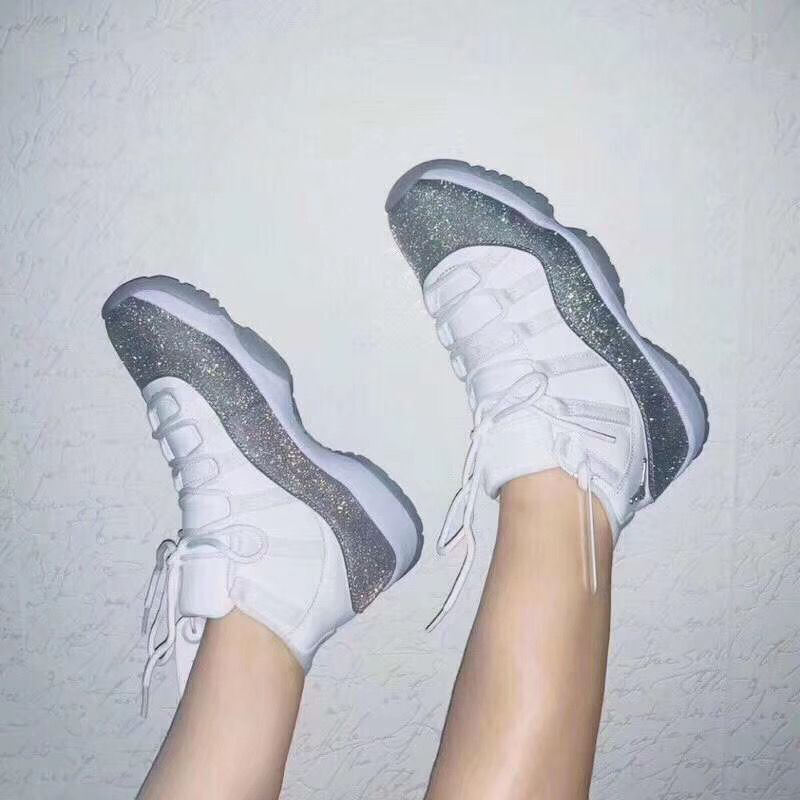 

New Fashion luxury designer mens women Running dress shoes Men loafers red bottoms heels Sneakers trainers sports silver Basketball Sneaker