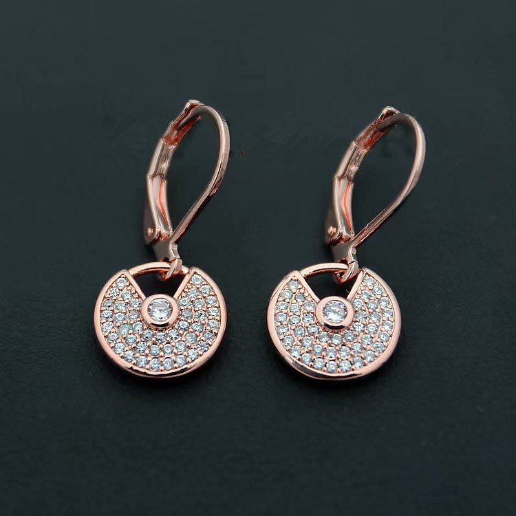 

good quality diamond stud earrings luxury earrings elegant and fashionable earring luxury jewelry diamond earrings, Golden