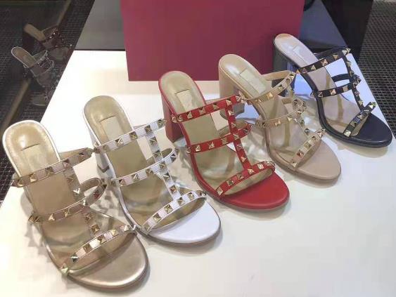 

Fashion slippers female rivets open toe shoes with thick sheepskin slippers High heeled sandals One-word rivet slippers for women, Gold