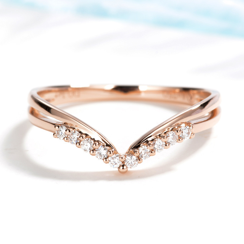 

Personality 18k Rose Gold V Word Ring Ma'am Heart-shaped Row Set Diamond Ring Exquisite Decorate