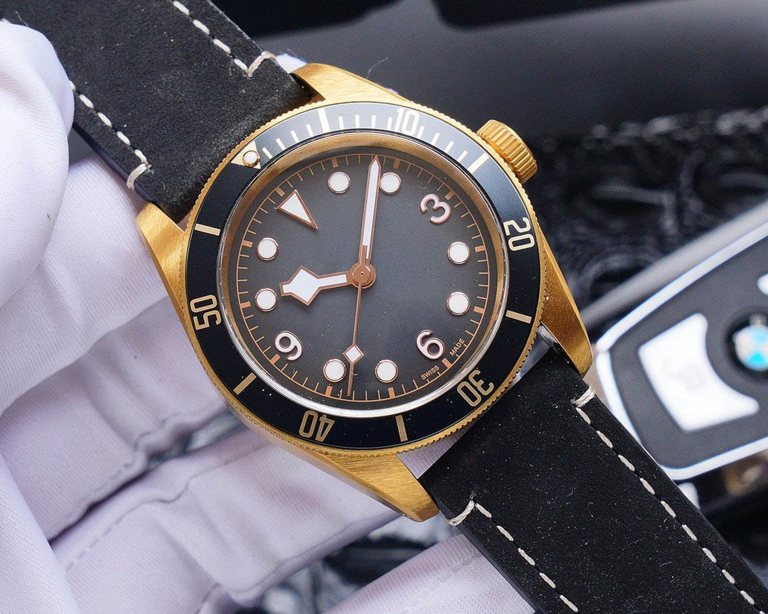 

Men Watches Automatic movement Leather Band Sapphire Crystal Men Waterproof Wristwatches