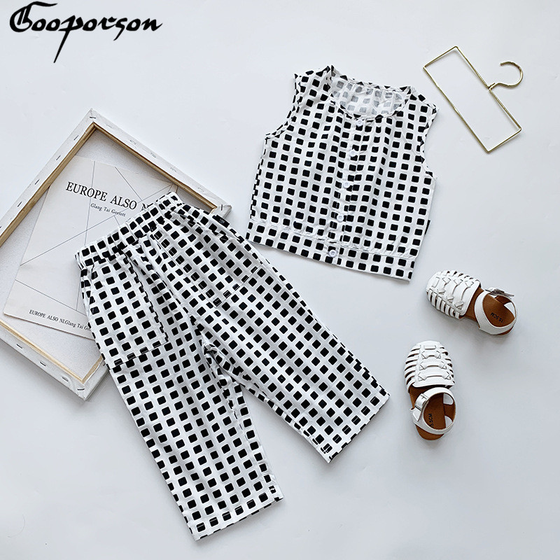 

Gooporson Summer Kids Clothes Fashion Korean Plaid Sleeveless Top&Ninth Pants Cute Little Girls Clothing Set Toddler Outfits, T31219