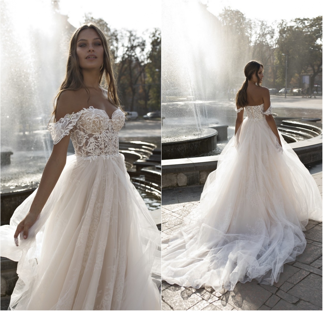 

2020 Lace Wedding Dresses Off Shoulder Appliques Bridal Gowns Custom Made Backless Sweep Train A Line Wedding Dress Robe De Mariee, Gold