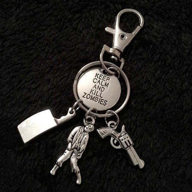 

Halloween The Walking Dead Resident Evil Zombie Zombie Keychain Chopper Gun Keychain Creative Backpack Pendant 407