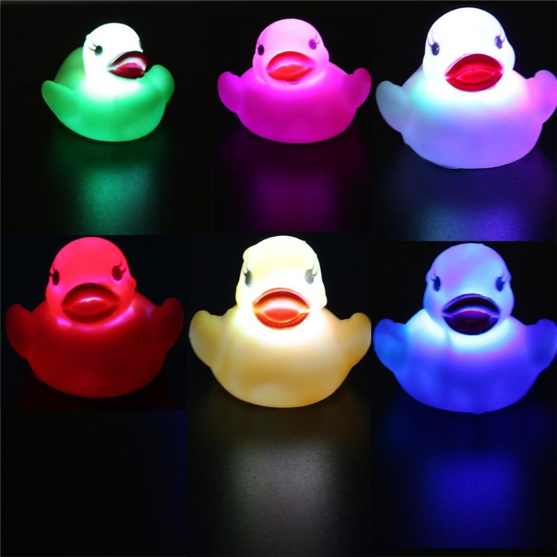 

Rubber Duck Bath Flashing Light Toy Auto Color Changing Baby Bathroom Toys Multi Color LED Lamp Bath Toys K284