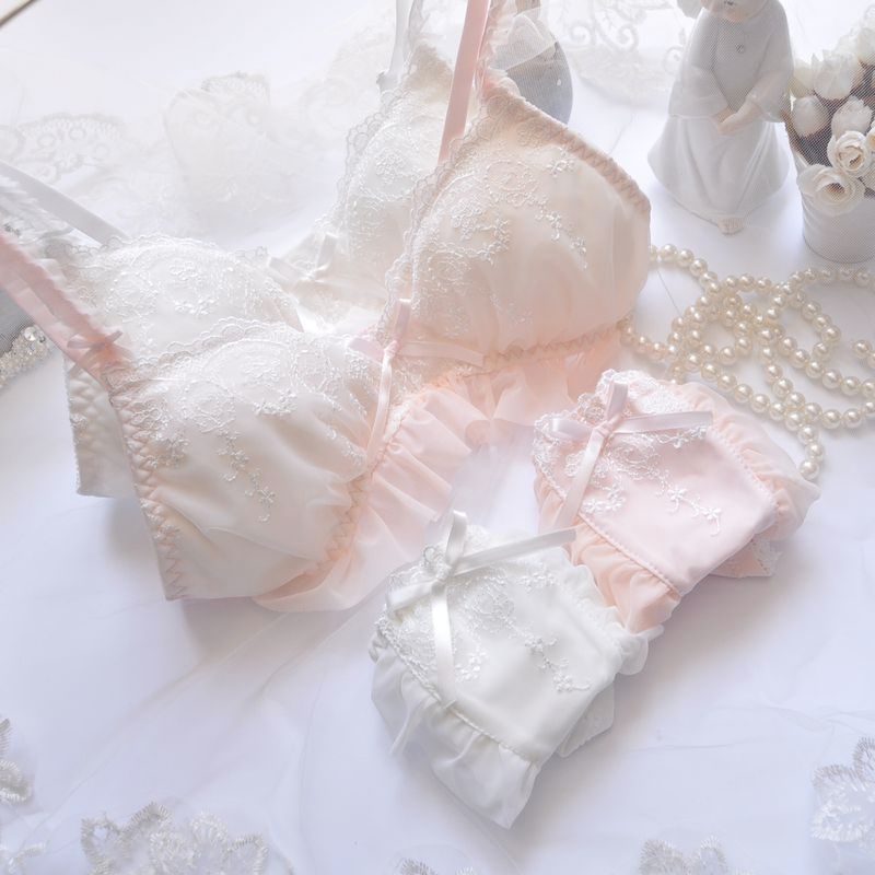 

Japanese Sexy Girls Underwear Bras Brassiere and Panty Embroidery Lolita Underwear Bra for Teen Soft Wire Free Bra Thong Set Hot
