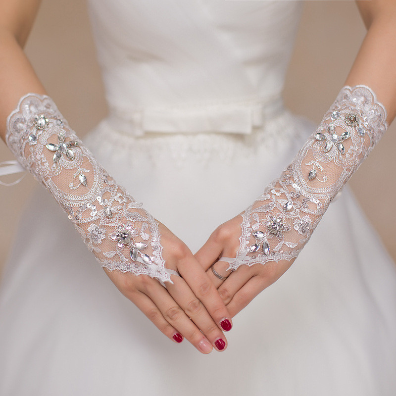 

Hot Sale Fingerless Lace Wedding Gloves Fashion White Bridal Gloves With Ring Bracelet Bride Wedding Dress Glove