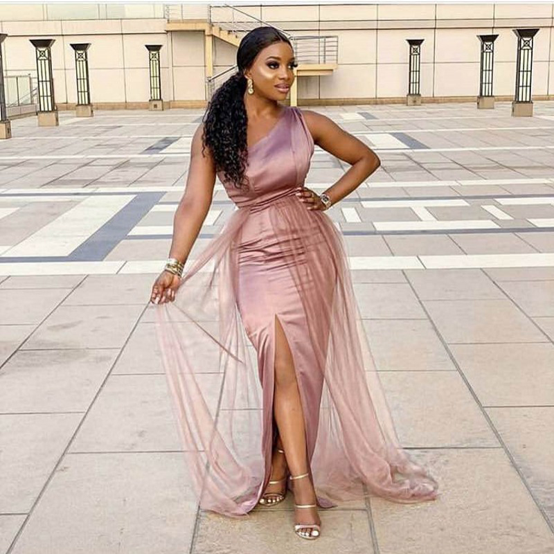 

Dusty Pink Bridesmaid Dresses One Shoulder Side Slit Floor Length Elastic Satin and Tulle Mermaid Cheap Wedding Guest Dress