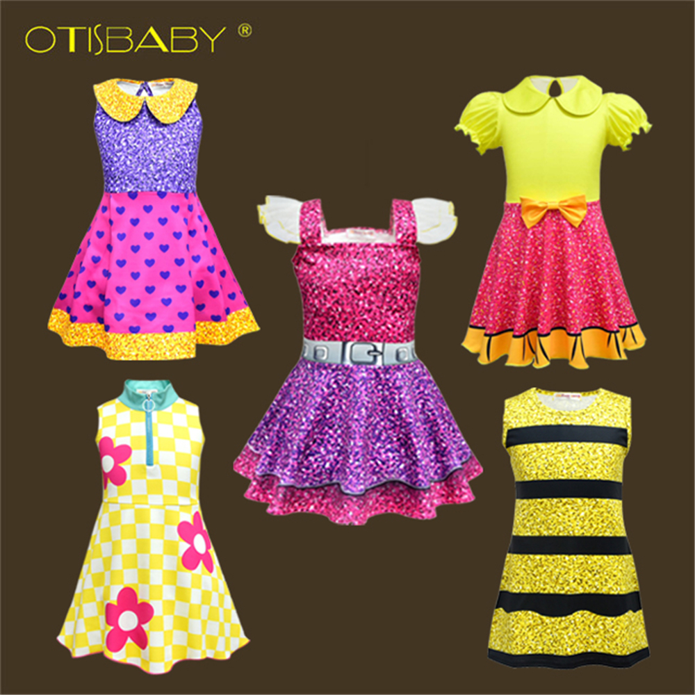 trajes de muñecas
