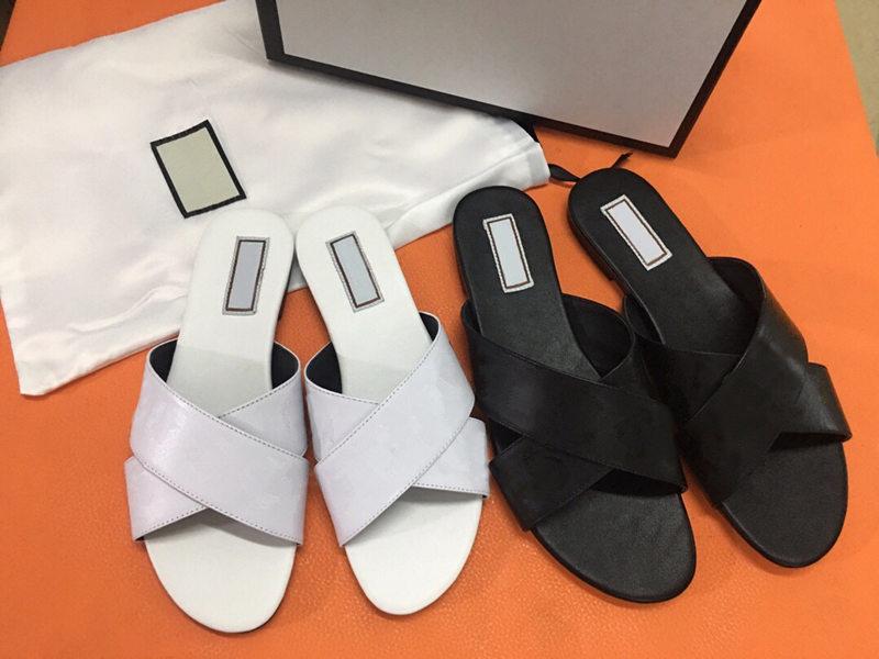 

2020 new summer sandal ladies slippers leather flats alphabet shoes fashion custom exclusive with shoes box large size 35-42 EUR