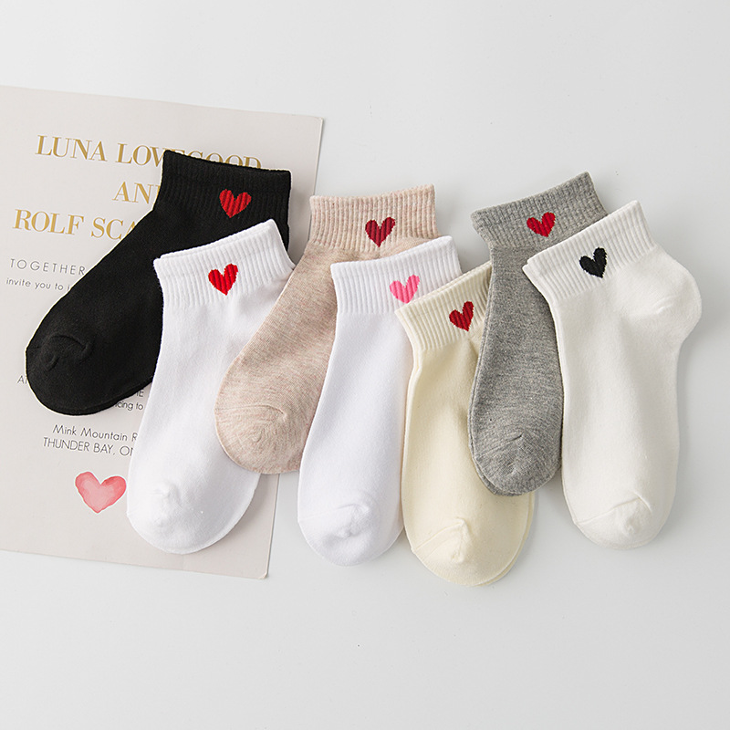 

Autumn and Winter New Love Full Cotton Lady Socks Thin Casual Women Socks Direct Sale