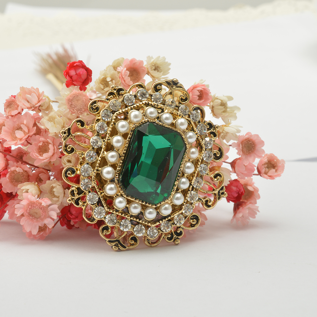 

Victorian Crystal Emerald Ruby Brooch Pin Lady Dress Accessory Gift 3 Colors
