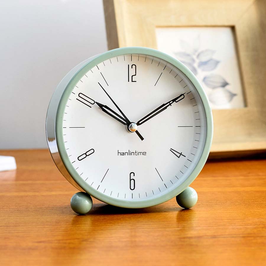 

Kids Alarm Clock Modern Design Decorative Children Room Mini Metal Table Clocks with Nightlight Desk Watch Silent 5 inch