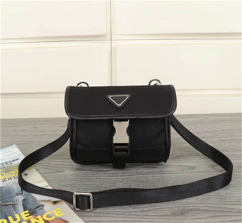 

Global free shipping 2ZH108 classic luxury package Canvas leather cowhide men's shoulder bag best quality handbag size 18cm 14cm 3cm, Red black