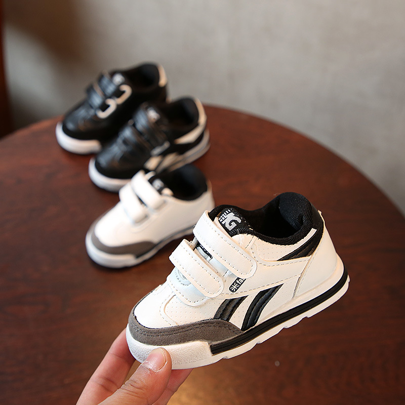 

Fashion Children Shoes Flat Boys Girls Stripe Sport Running Shoes Sandals Breathable Unisex Soft Kids Sneakers, Black
