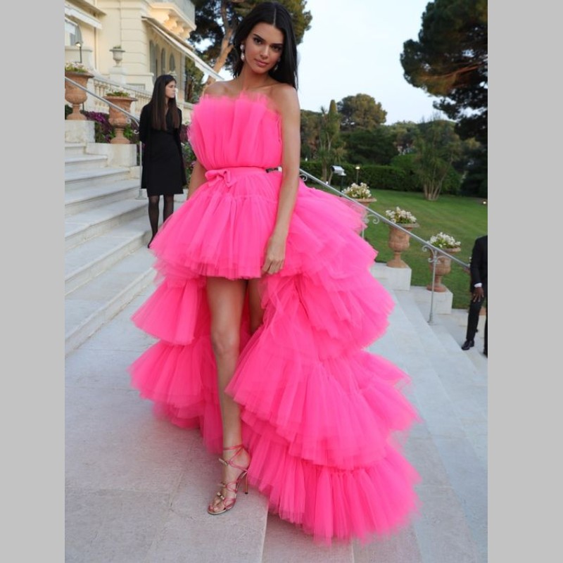 

High Low Prom Dresses Strapless Tiered Cocktail Party Dress With Sash Tiered Cake Skirts Celebrity Dresses Evening Wear, White