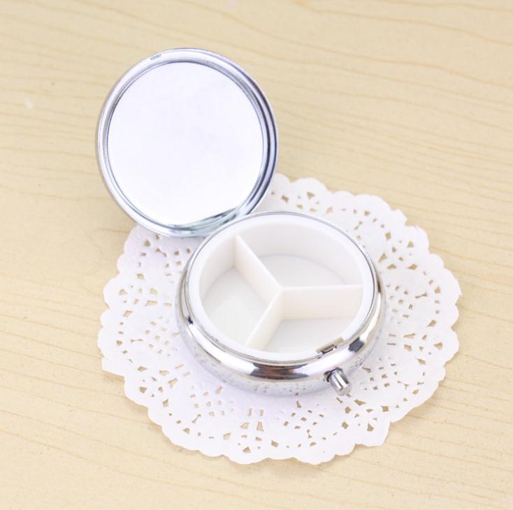 

keychain metal pill box with removable seperaters factory wholesales, Silver