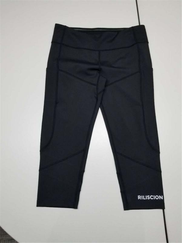 

RILISCION High Waist Yoga Pants with Pockets Tummy Control Yoga Capris for Women workout leggings, Black