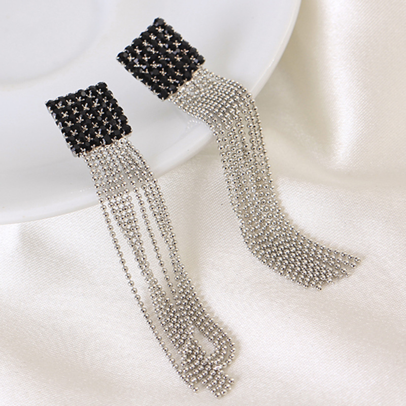 

Exaggeration Diamond Tassels Eardrop Earrings Exaggeration Long Fund Personality Ear Nail Earring Product