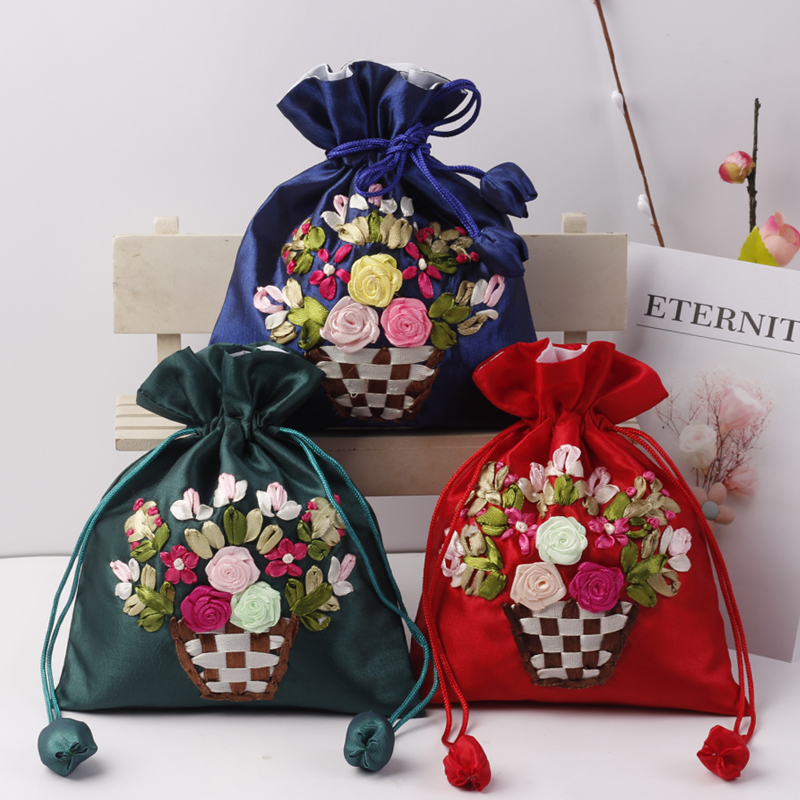 

Hand Ribbon Embroidery Flower Large Gift Bag Christmas Party Favor Bags Accessories Packaging Bag Satin Cloth Jewelry Pouch