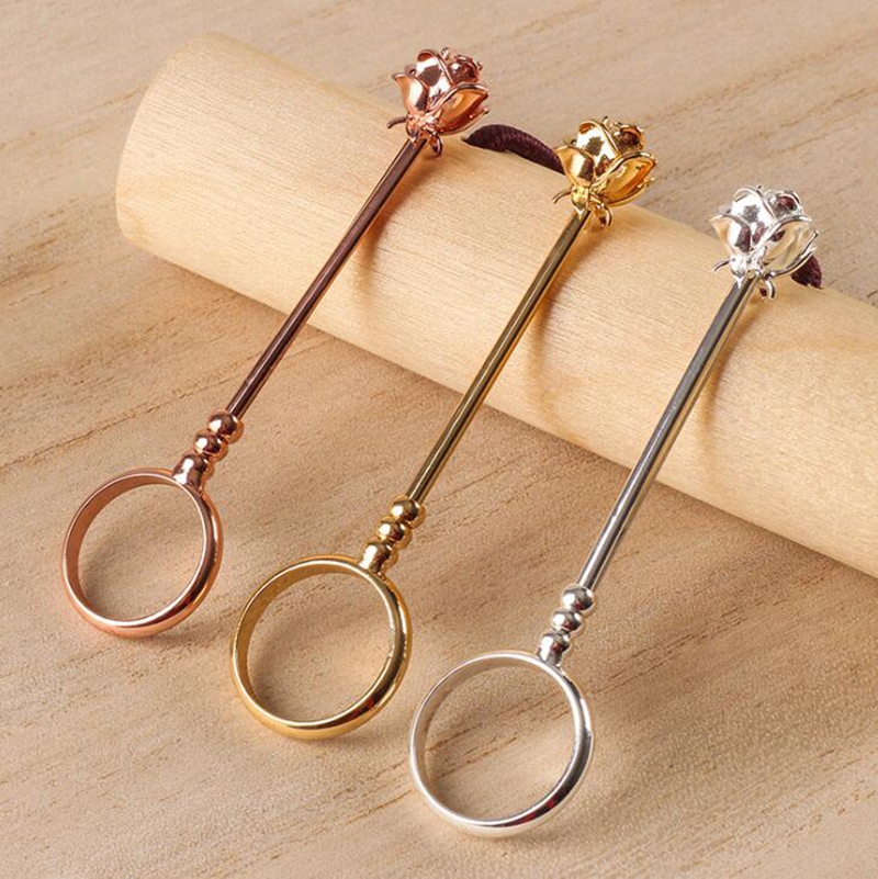

Latest Luxury Color Portable Finger Ring Cigarette Support Stand Innovative Design Adjustable Preroll Smoking Folder Fixture Tool Holder