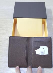 

2017 fashion designer credit card holder high quality classic leather purse folded notes and receipts bag wallet purse distribution box, White grid