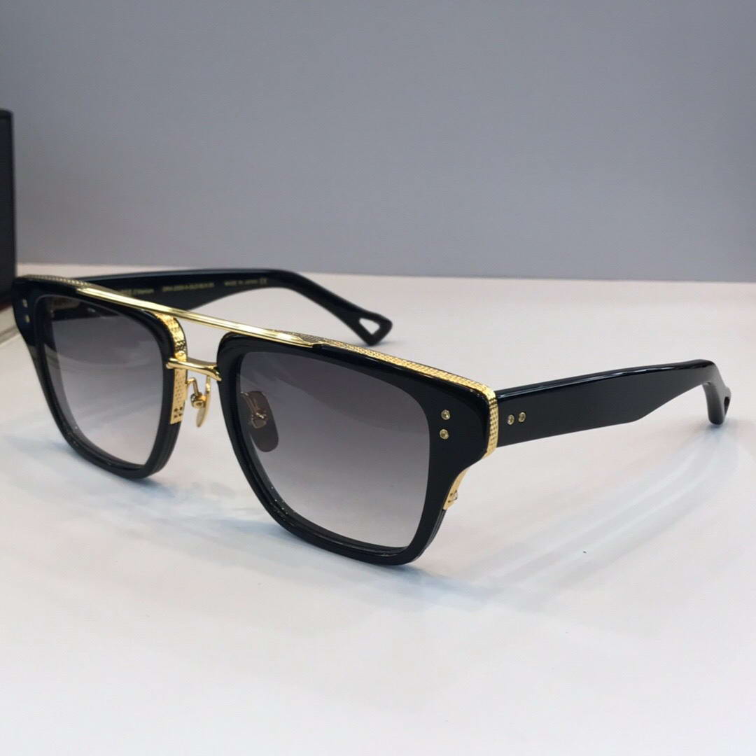 

Vintage Square Sunglasses Titanium Gold Black Grey Shaded 2059 occhiali da sole unisex Sunglasses New with Box