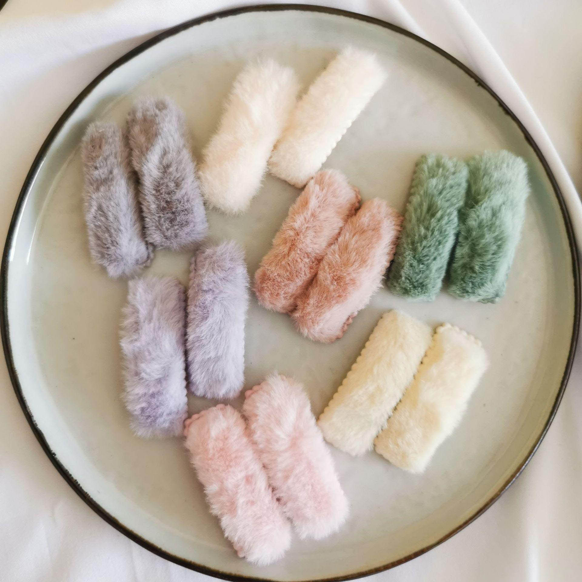

2pcs/set New Hot Korea Winter Plush Hairpins Solid Color Faux Fur Hair Clips Girls Barrettes Fashion Kids Soft Hair Accessories 20set, Multi-color