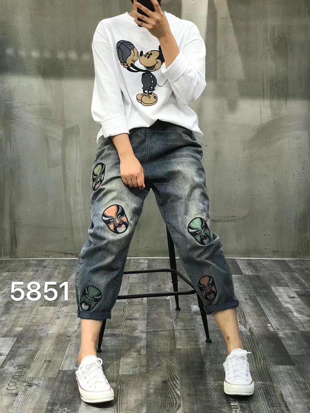 

Blueberry White Black Feer Hot Stamping Affixed Cloth Jeans Girl Coloured Drawing Or Pattern Bk4459