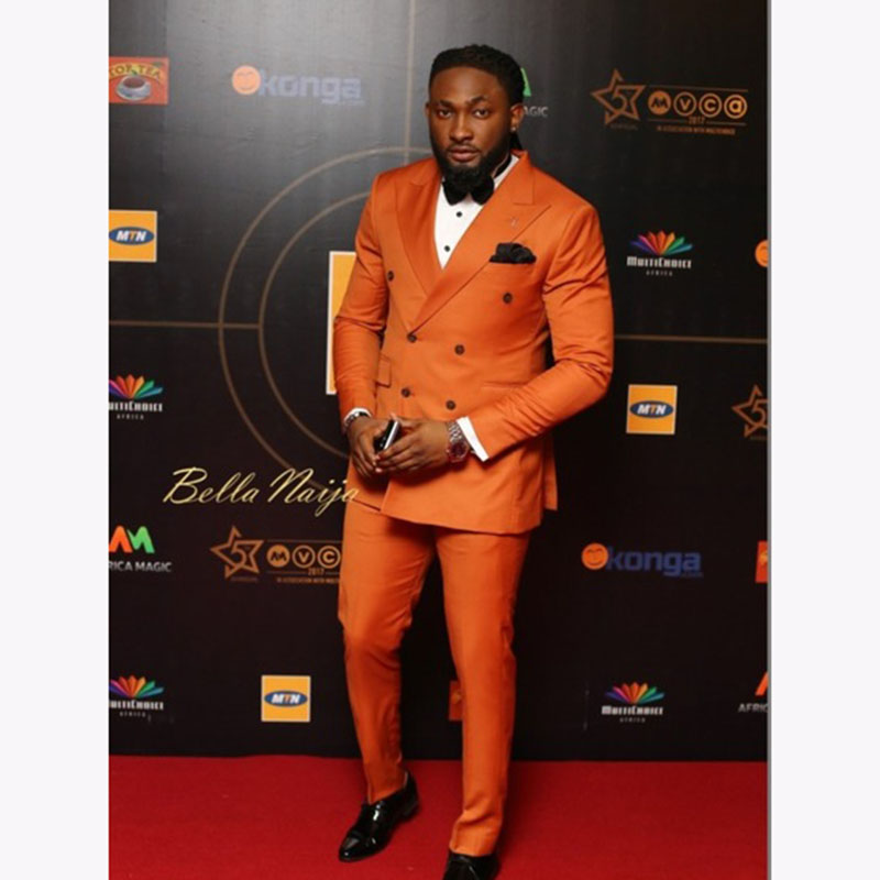 

brand new orange men wedding tuxedos double-breasted side vent groom tuxedos popular dress men business dinner/darty suit(jacket+pants+tie)5, Black;gray
