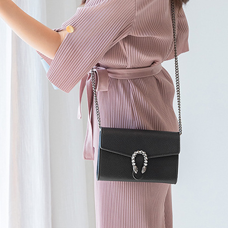 

2020 Luxury Fashion Casual Women Chains Messenger Bag PU Leather Rivet Fashion Shoulder Crossbody Shopping Chain Ladies Handbag, Black