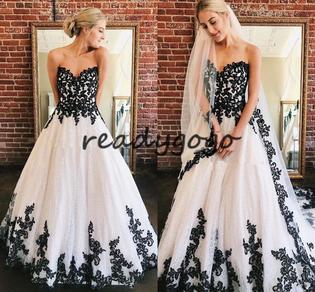 

Vintage Black and White Wedding Dresses 2020 Retro Lace-up Corset Gothic Lace Applique Garden Outdoor Bridal Informal Wedding Gown, Pink